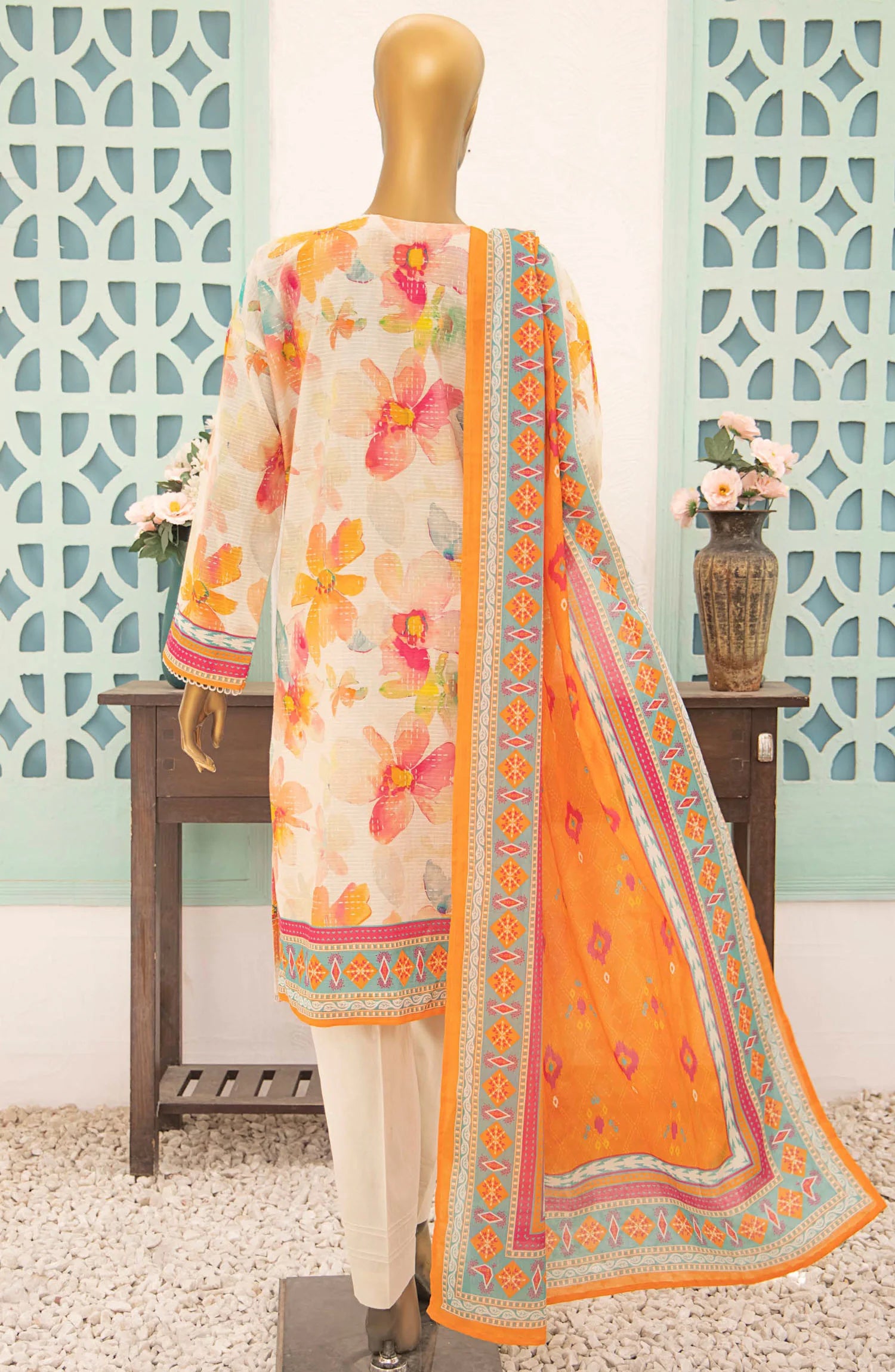 Embroidered Lawn Unstitched 3 Piece Suit - VEC-113 By HZ